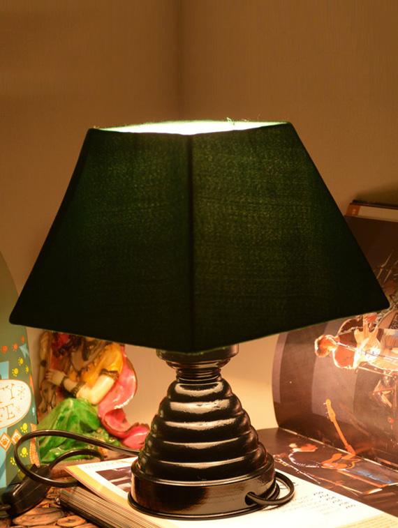 black and green table lamp - 9618578 - Zoom Image - 1