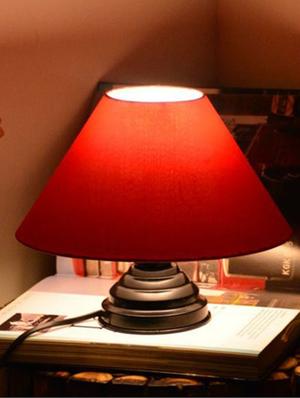 black and red table lamp - 9618625 - Standard Image - 4