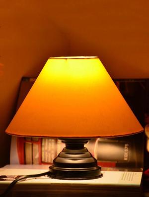 black and yellow table lamp - 9618626 - Standard Image - 4
