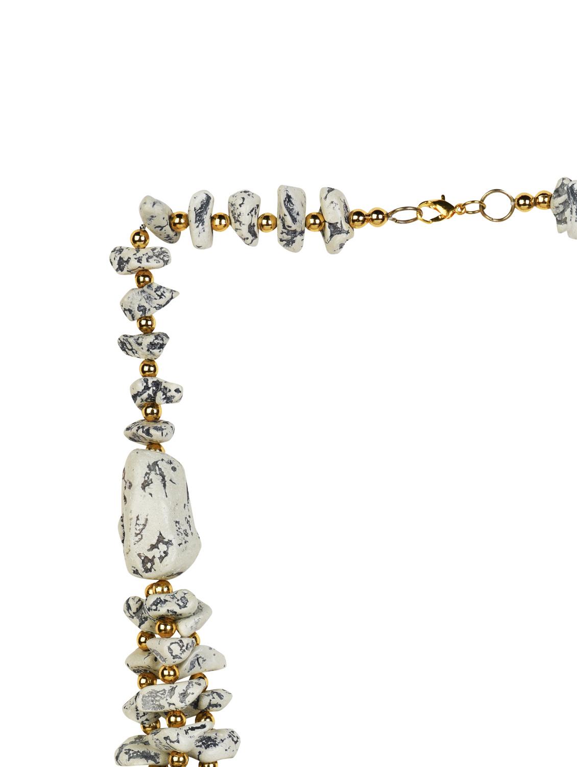 textured white acrylic stone with golden beads necklace - 977169 - Zoom Image - 3