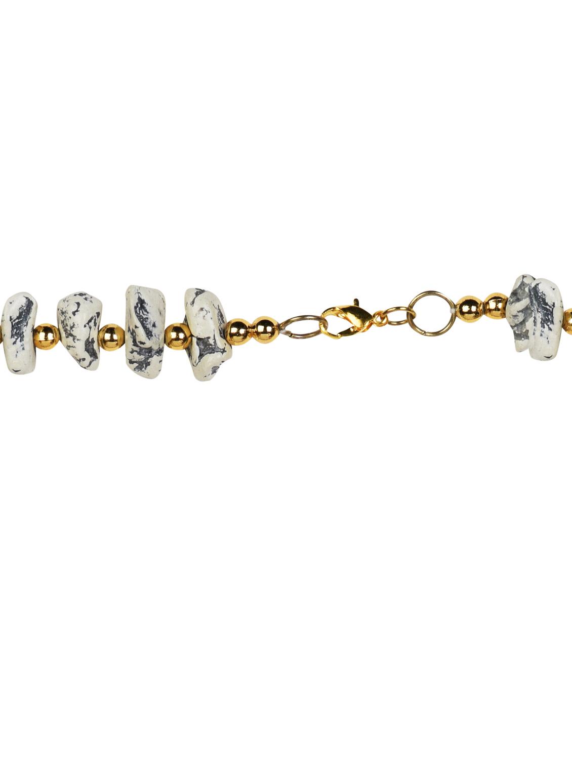 textured white acrylic stone with golden beads necklace - 977169 - Zoom Image - 4