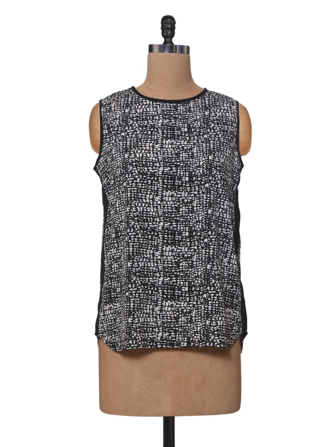 Monochrome top - 977807 - Zoom Image - 1