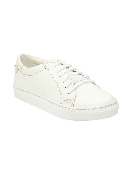 white leatherette sneaker