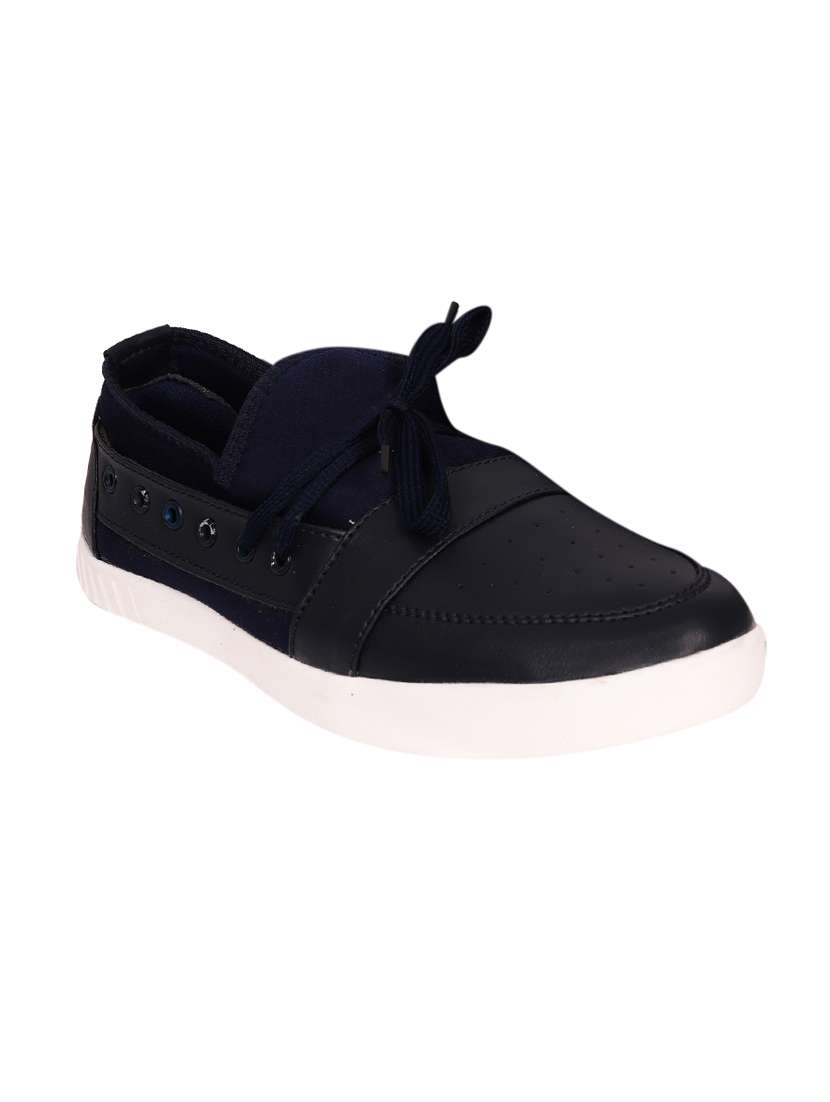 grey leatherette lace up sneaker