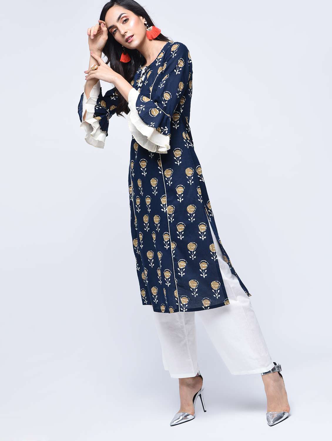 Buy online Bell Sleeves Princess Line Kurta from Kurta Kurtis for Women