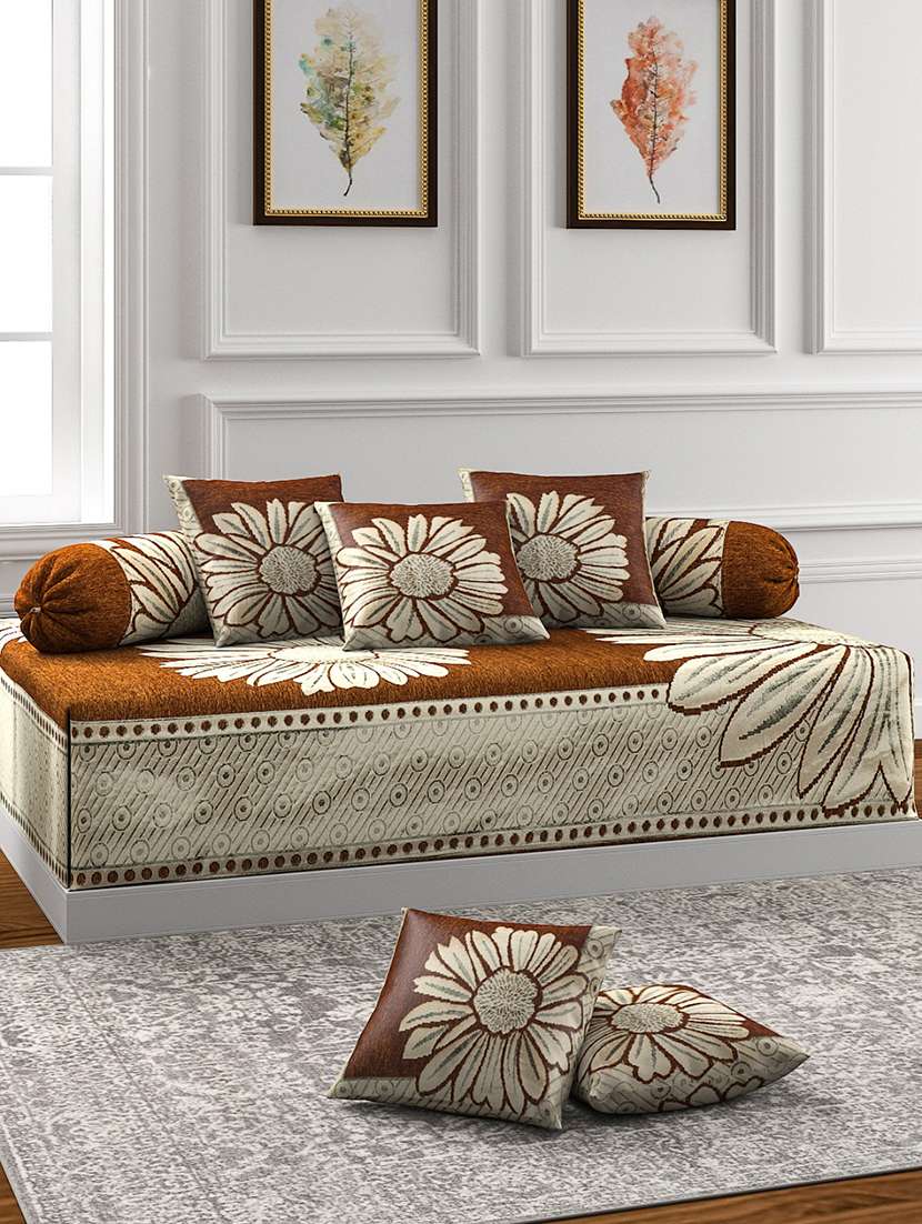 diwan pillows