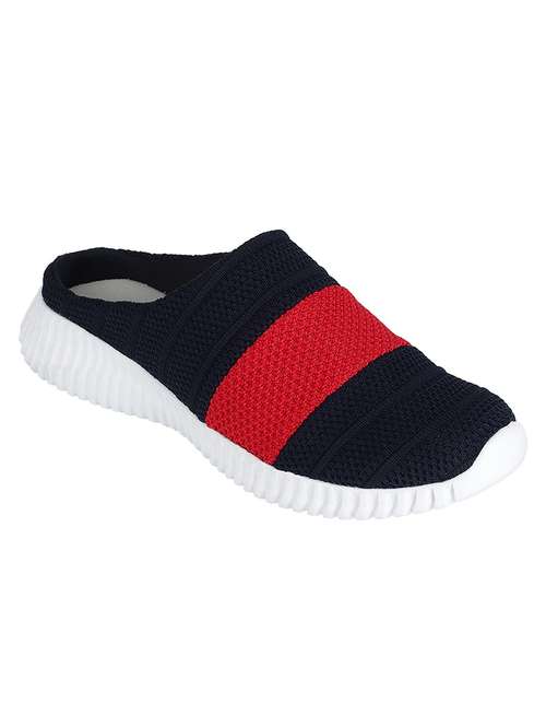 sports shoes for girls under 1000