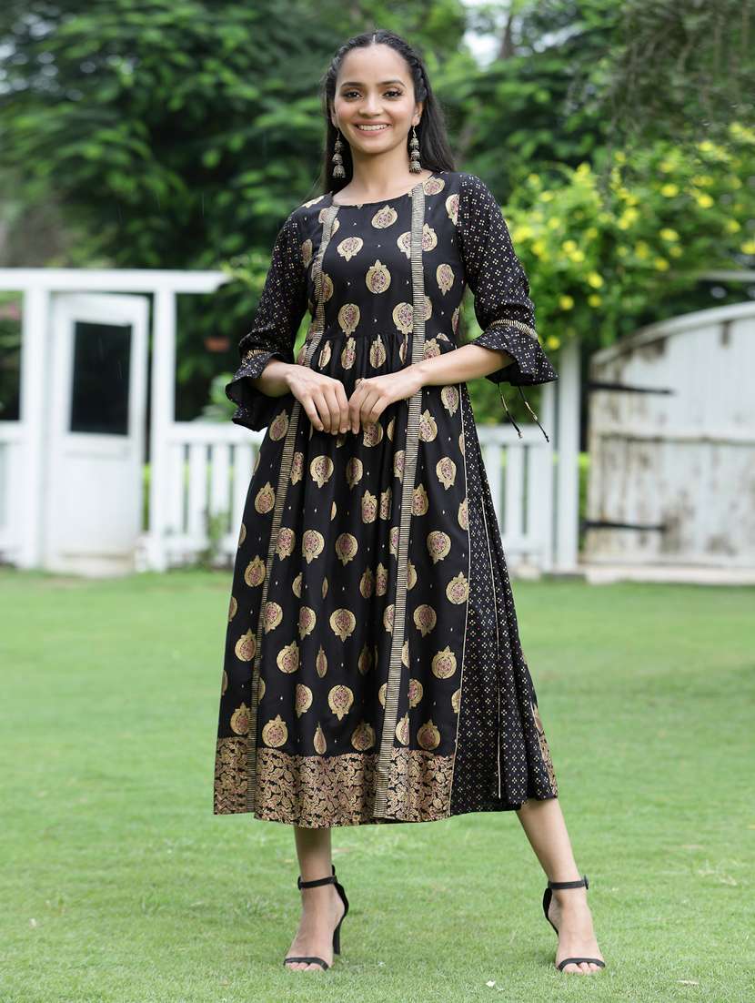 Buy online Foil Print Kurta With Jacket 