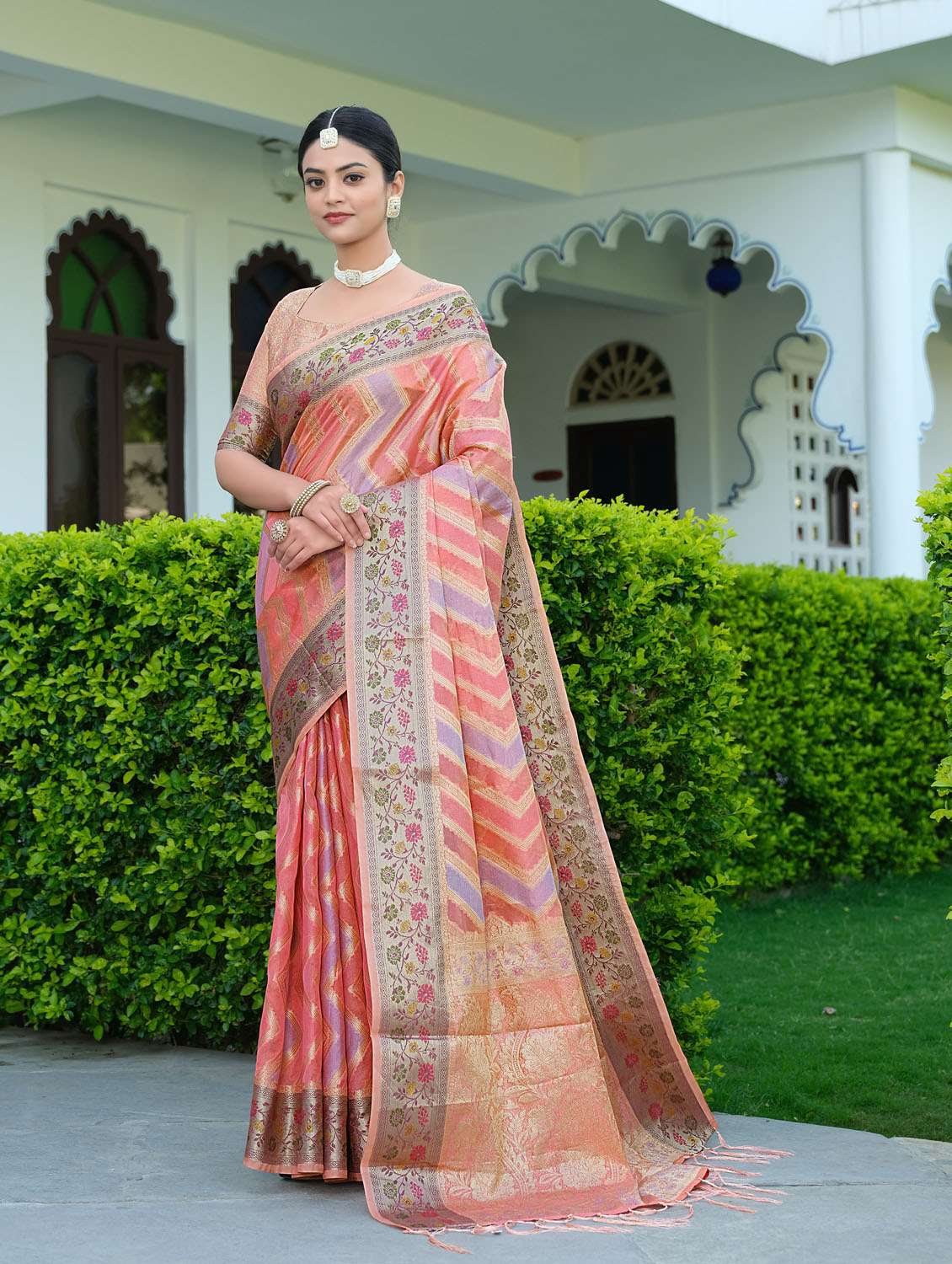 Women's Banarasi Saree With Blouse