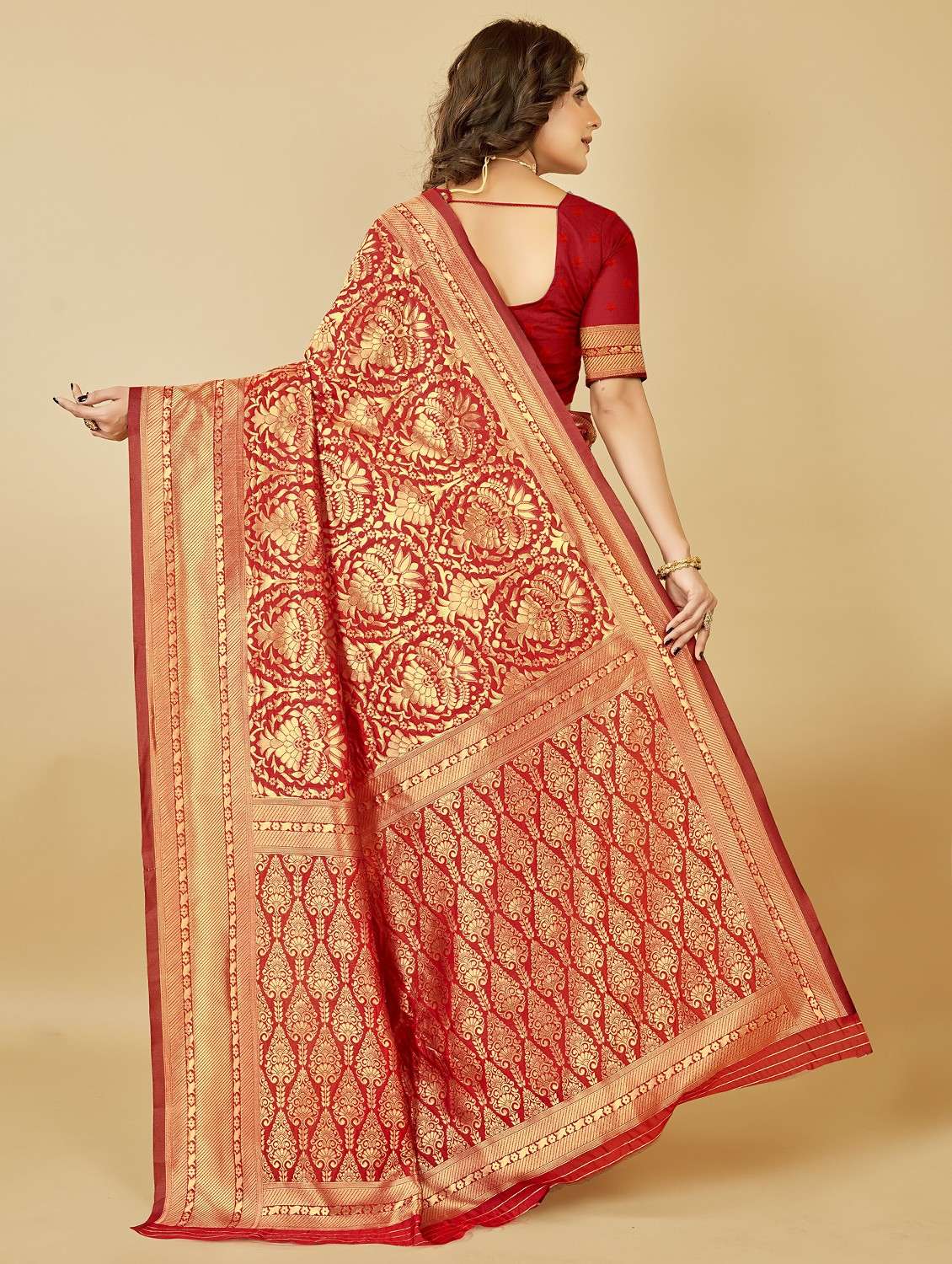Women's Banarasi Saree With Blouse