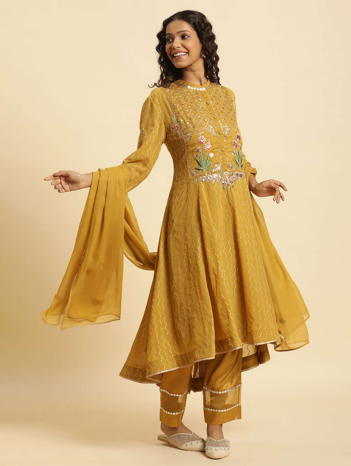 Kurta Pant Sets To Score