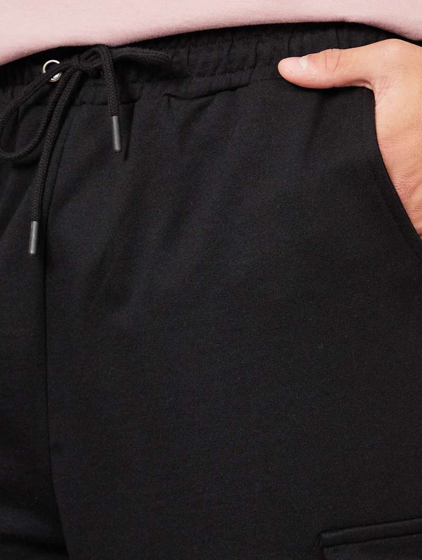 Men Black Solid Mid Rise Jogger