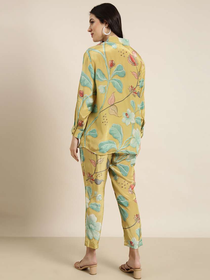 Women Green Floral Printed Shirt And Trouser Co Ord Set