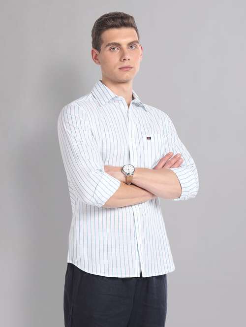 Men Long Sleeved Casual Shirt