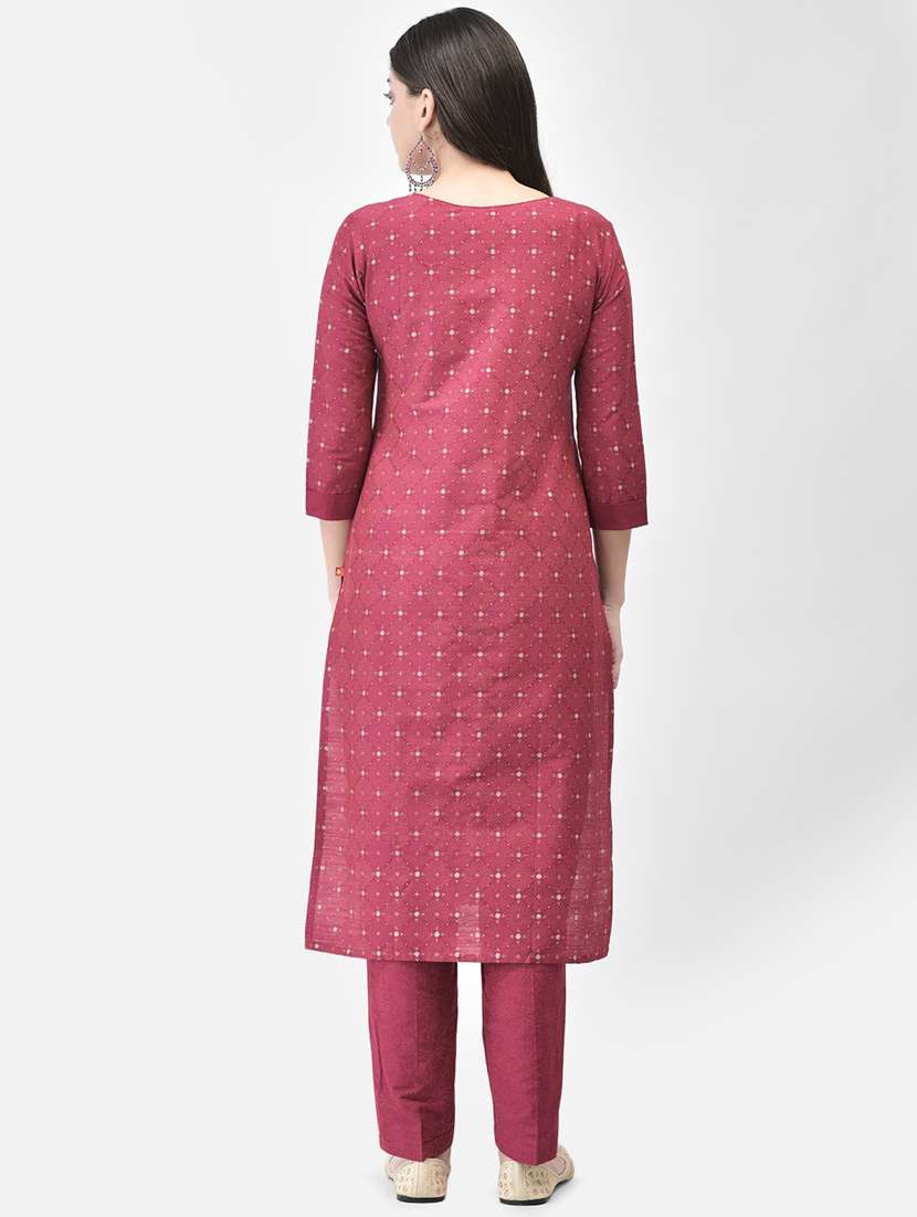Women Three Quarter Sleeve Straight Kurta