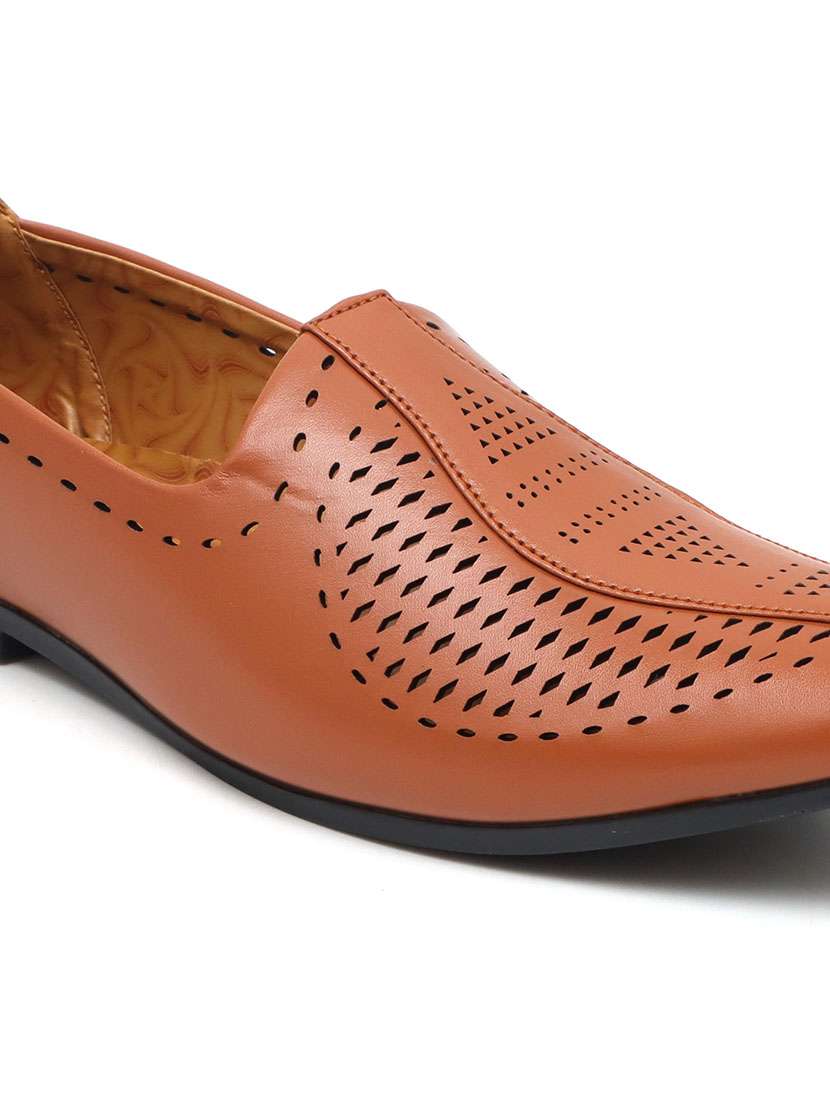 Tan Synthetic Slip On Jutis