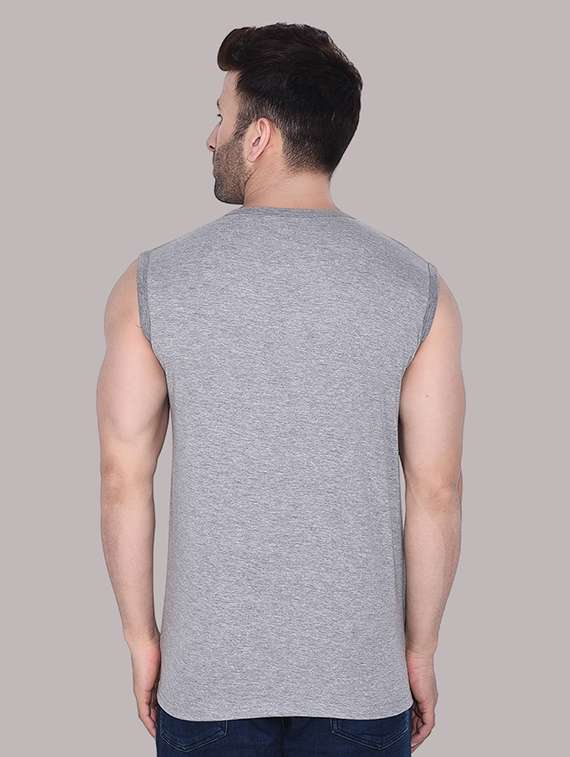 Men Solid Sleeveless T Shirt