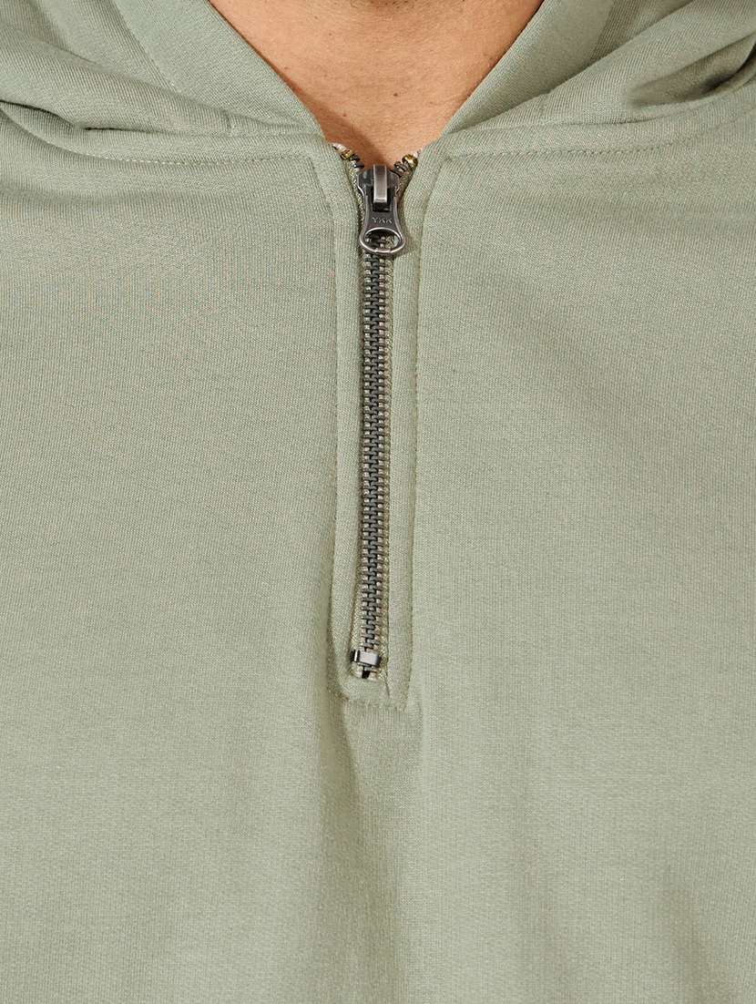 Men Solid Long Sleeve Hoocded Sweatshirt
