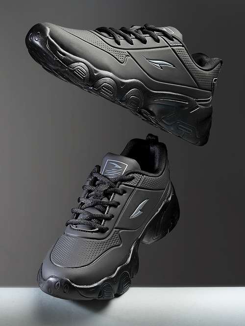 Women Solid Lace Up Sneaker
