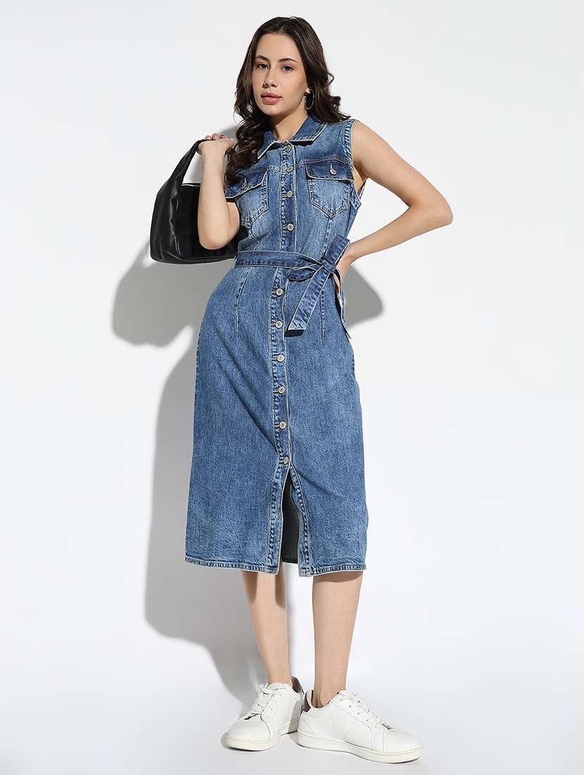 Women Solid Collared Shirt Dress With Belt