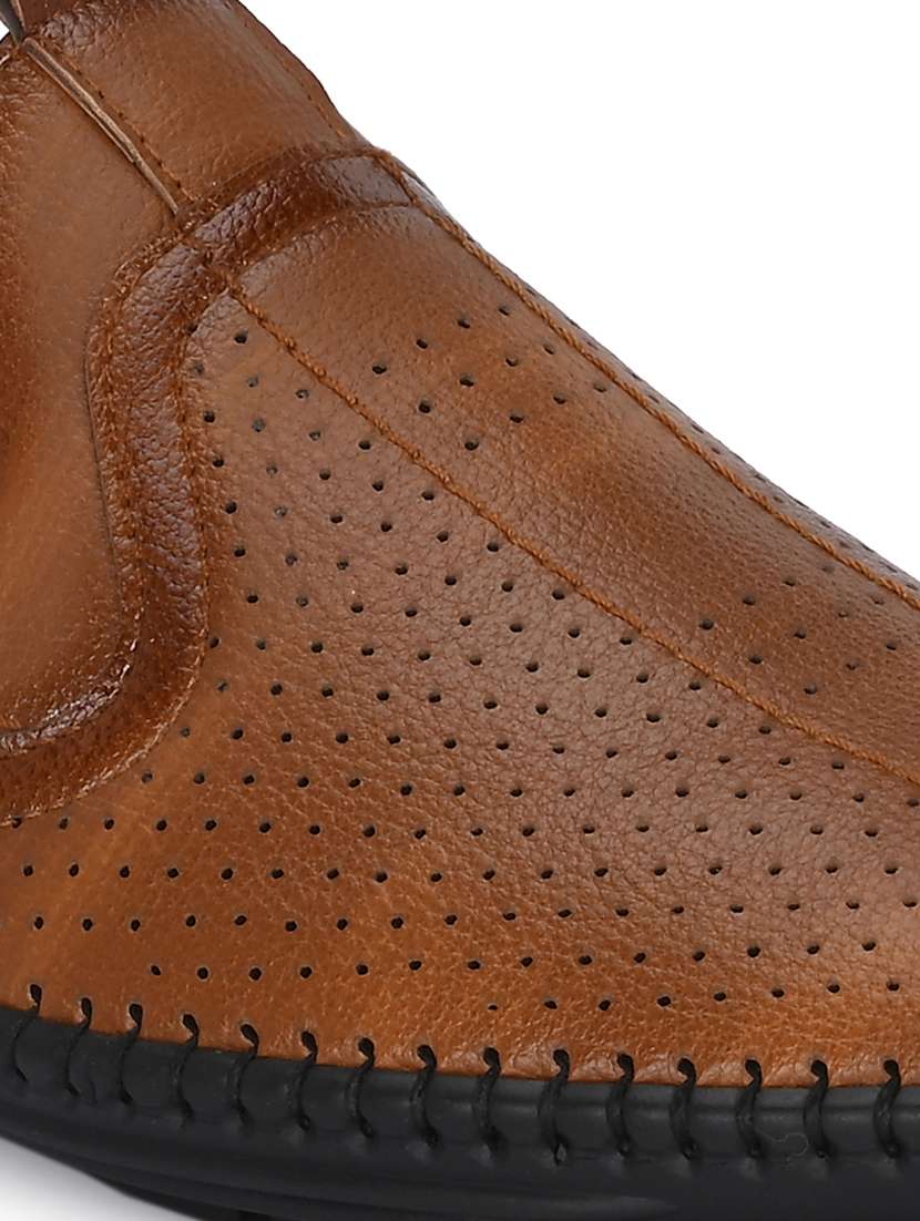 Men Plain Slip On Casual Shoes