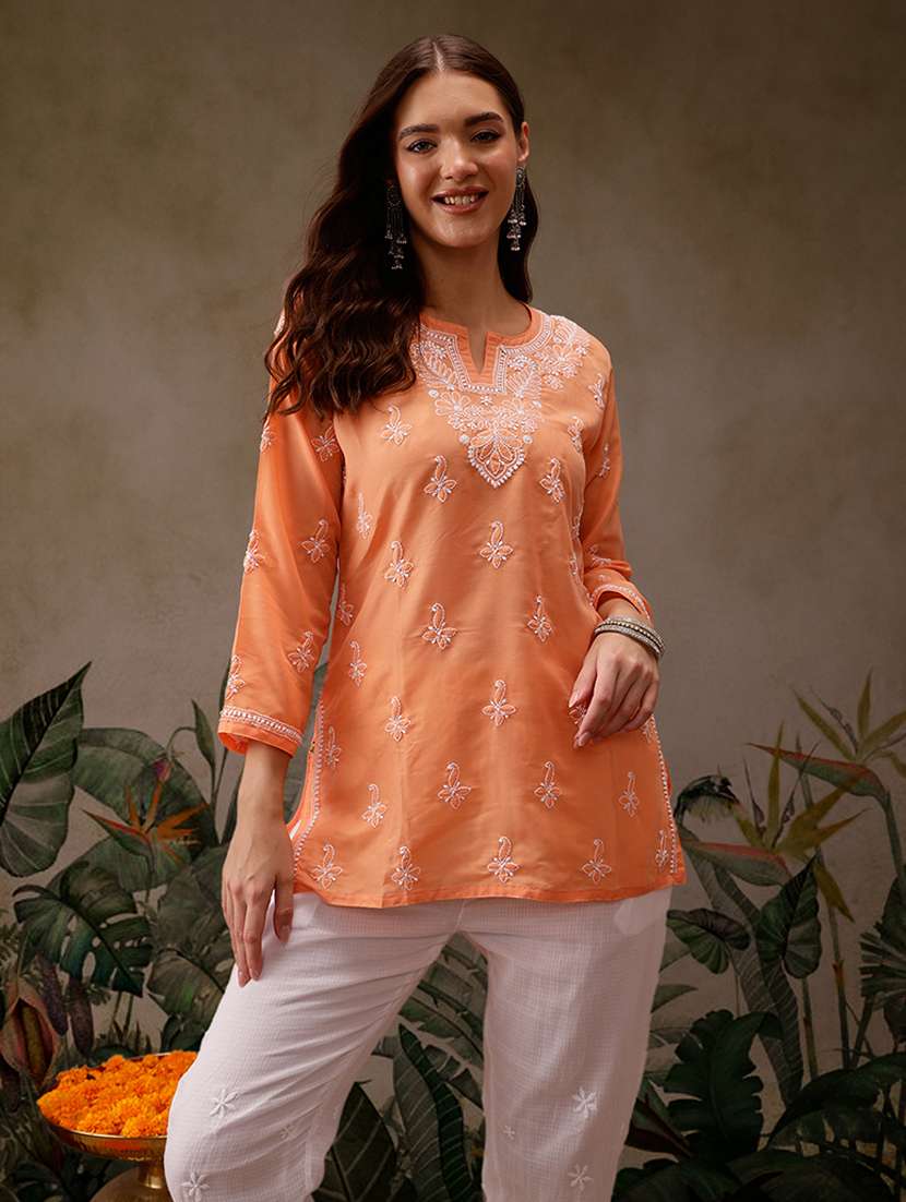 Women Notch Neck Chikankari Work Straight Kurti