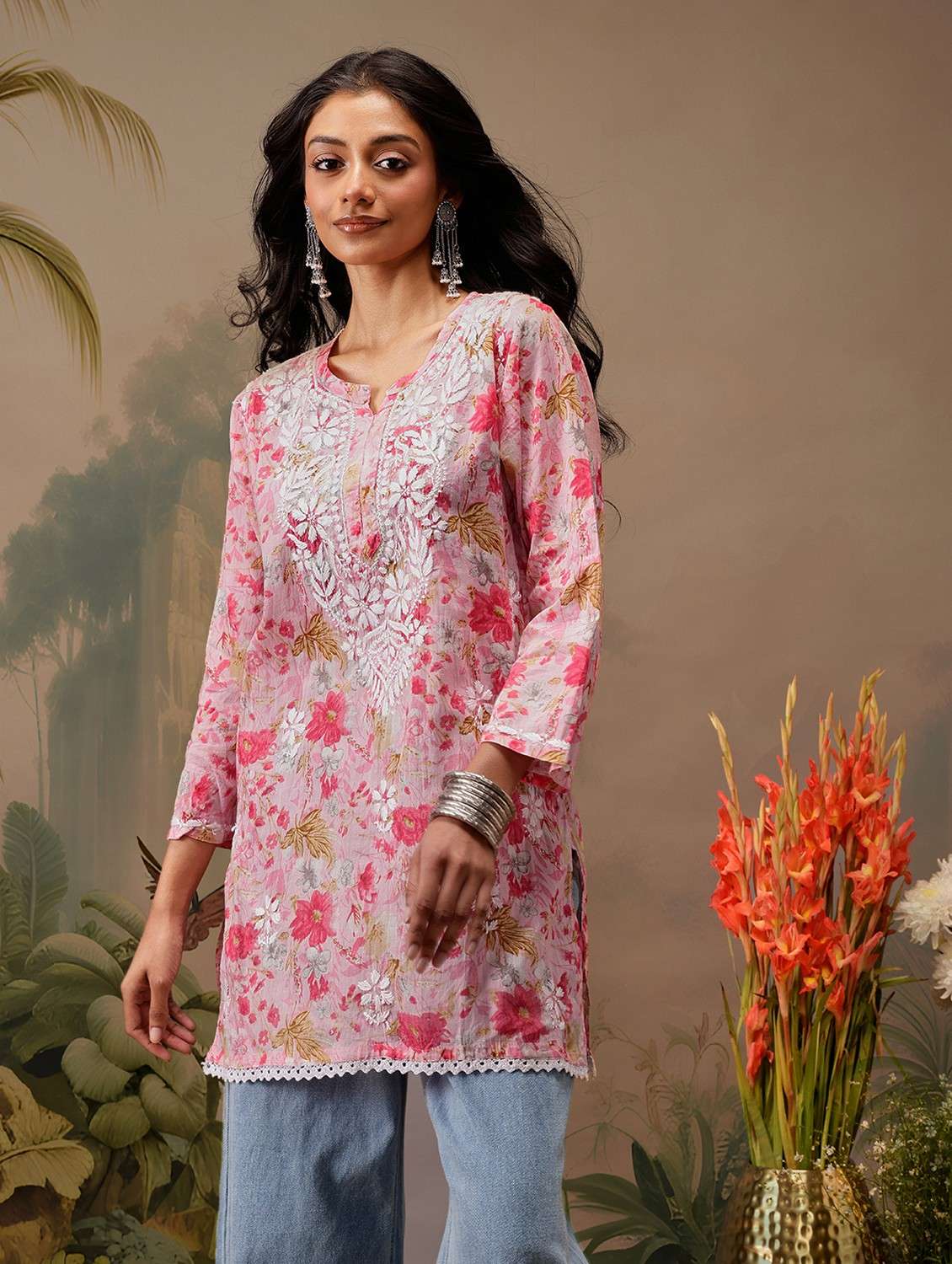 Women Chikankari Work Notch Neck Straight Kurti