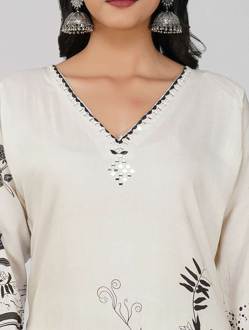 Women Three Quarter Sleeve Kurta Pant With Dupatta Set