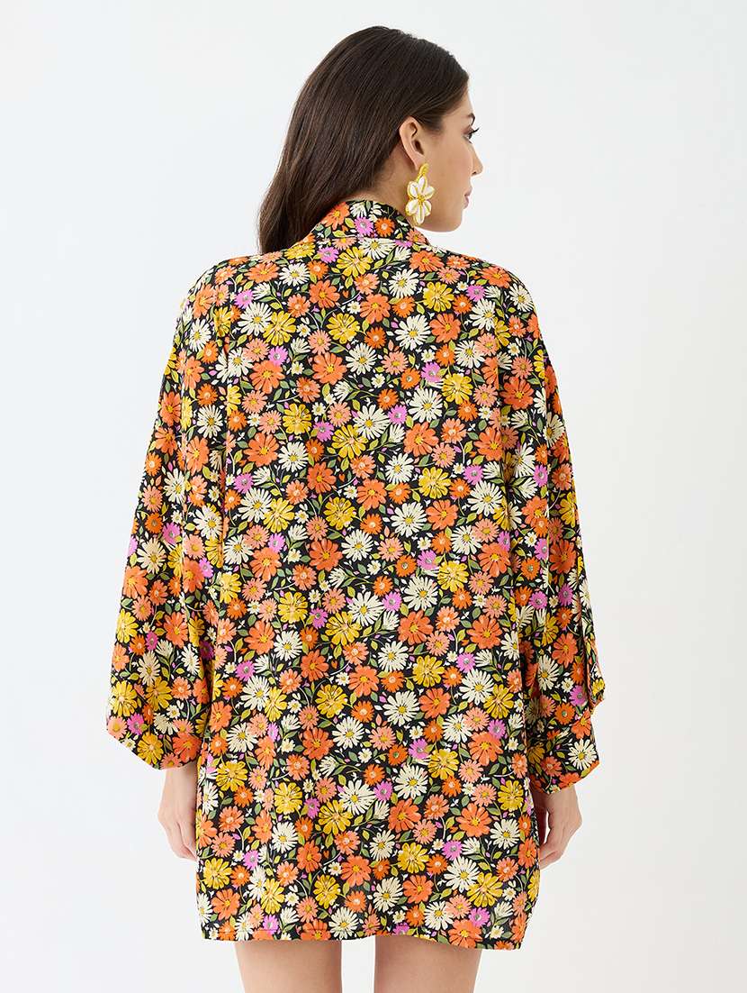 Women Multi Square Neck Strappy Shoulder Floral Print Crop Top With Shorts & Kimono Sleeves Shrug Co Ord Set