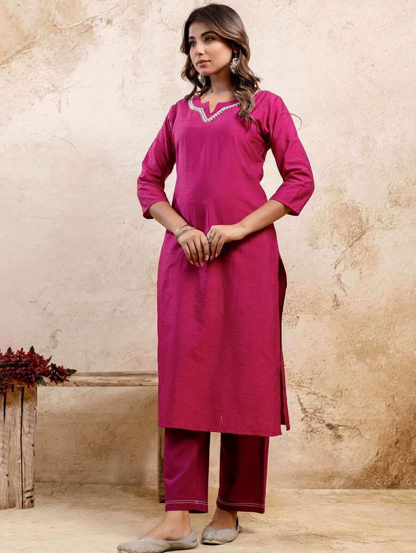 Women Three Quarter Sleeve Straight Kurta