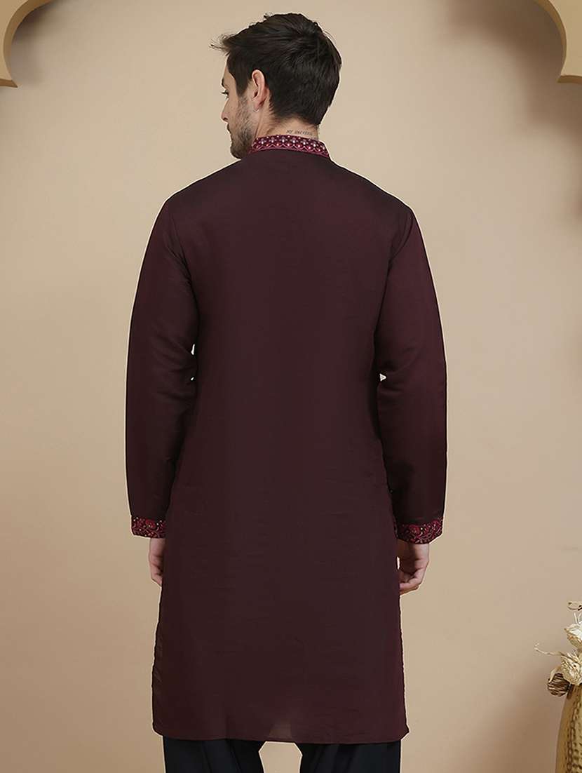Men Embroidered Mandarin Neck Long Kurta