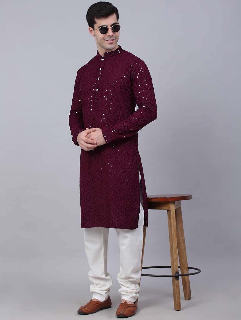 Men Embroidered Mandarin Neck Long Kurta
