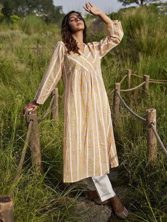 Women Floral Printed Long Sleeve Angrakha Kurta