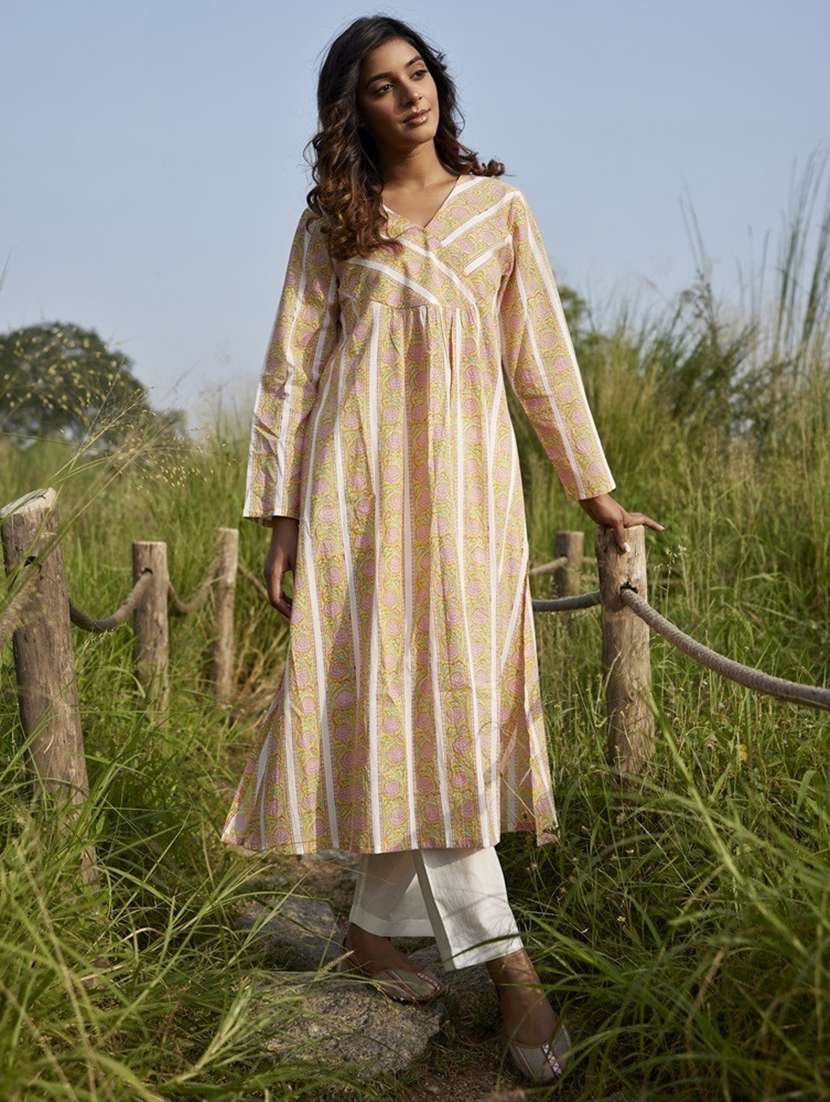 Women Floral Printed Long Sleeve Angrakha Kurta