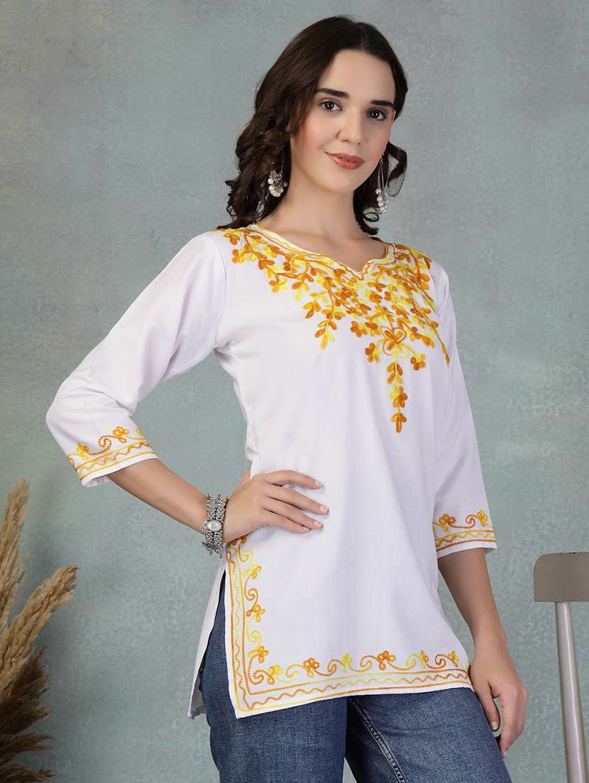Women Embroidered Three Quarter Sleeve Straight Kurti
