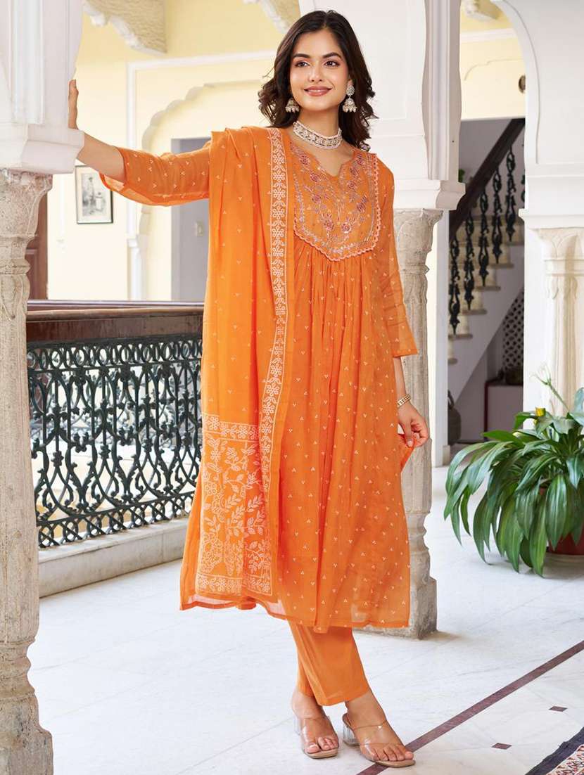 Women Three Quarter Sleeve Kurta Pant With Dupatta Set