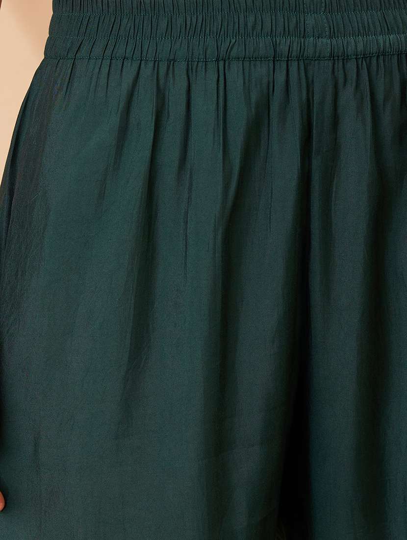 Women Green Sleeveless Round Neck Gotta Lace Hem Straight Kurta With Pant Festive Set