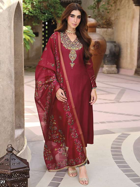 Women Embroidered Long Sleeve Kurta Pant With Dupatta Set
