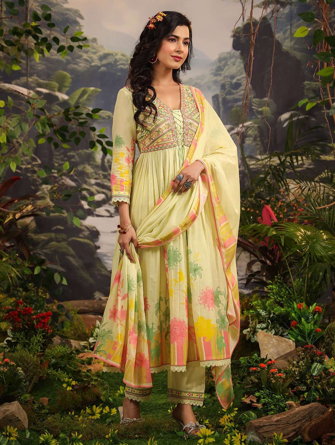 Women Floral Three Quarter Sleeve Kurta Pant With Dupatta Set