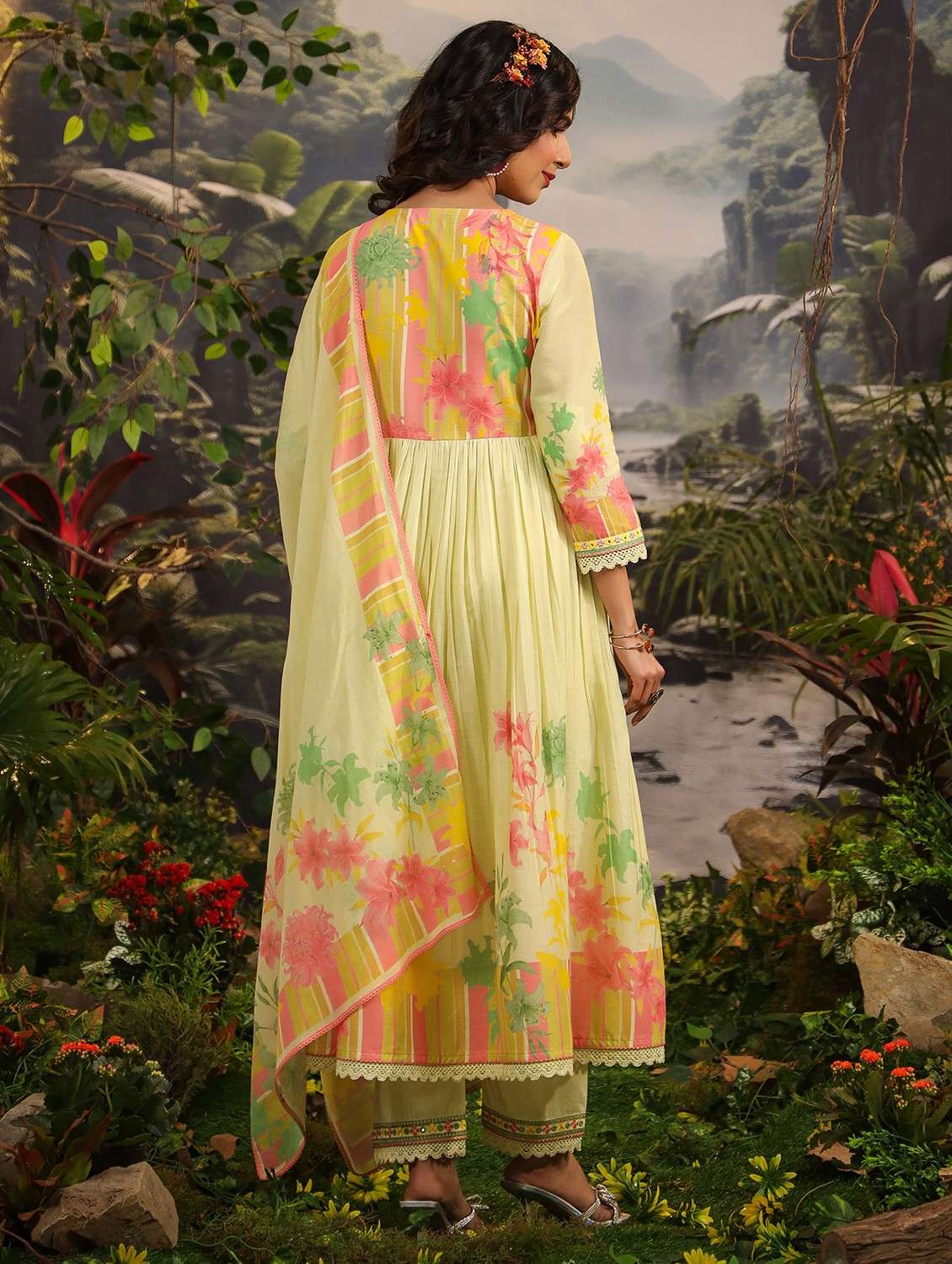 Women Floral Three Quarter Sleeve Kurta Pant With Dupatta Set