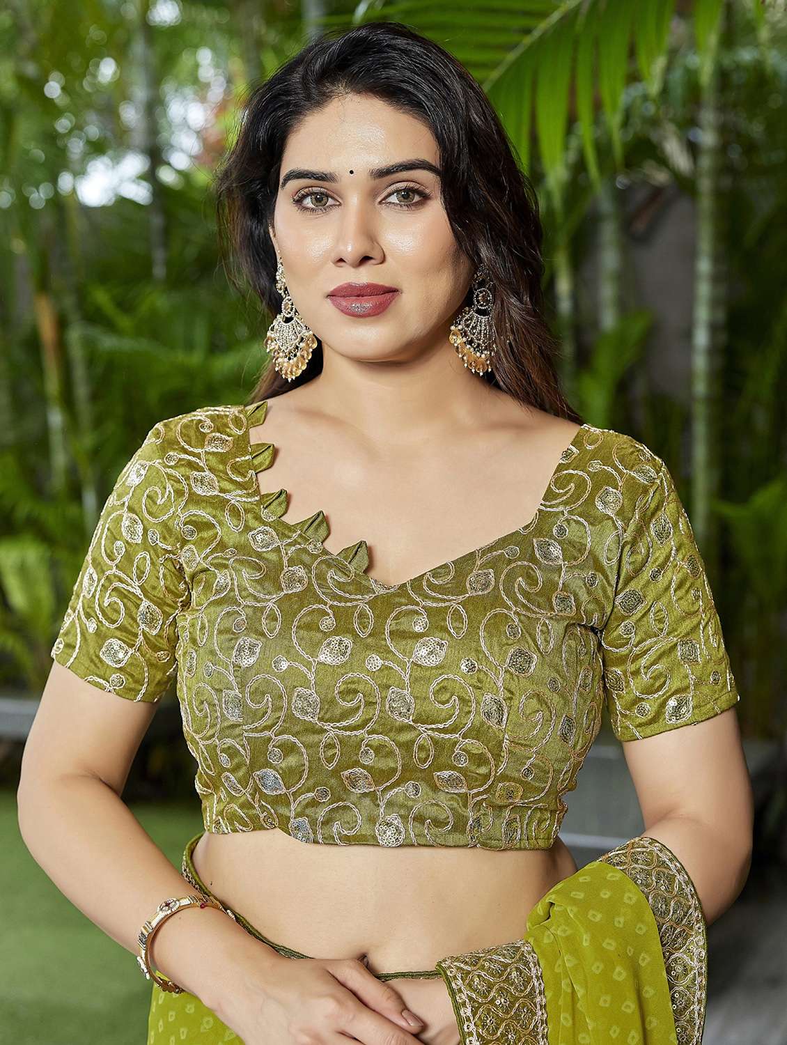 Women Bandhani Printed Bordered Saree With Blouse