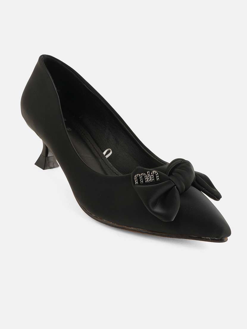 Womne Black Slip On Pump