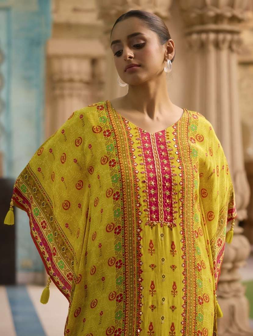 Women Printed Kimono Sleeve Kaftan Kurta With Pant Set