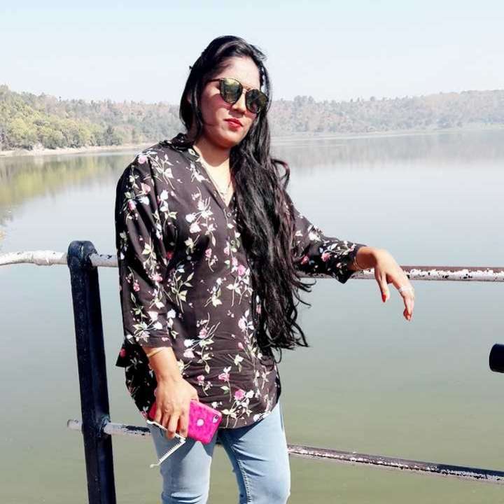 Rakhi kanojiya 